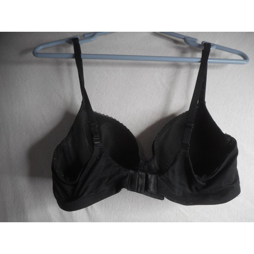 Victoria's Secret Black Lace  36C Bra underwire - Picture 2 of 5